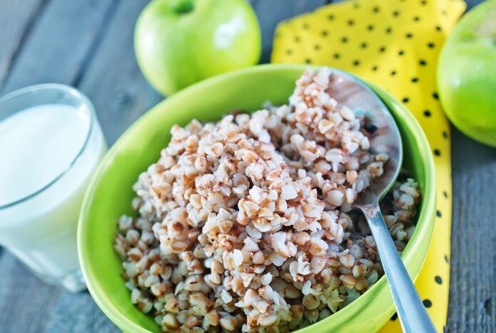 Buckwheat with kefir and apples